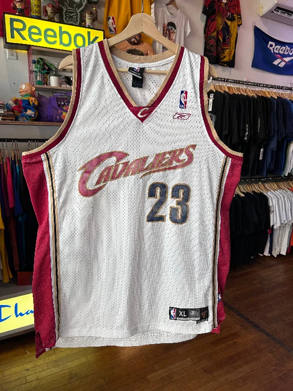 Basketball Jerseys with Lightweight Polyester Fabric for Breathability-Vintage Reebok Lebron James Cleveland Cavaliers Swingman Jersey XL